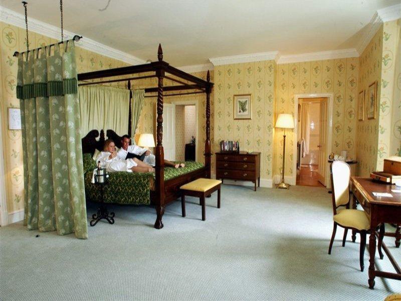 Eastwell Manor, Champneys Hotel & Spa Ashford  Kültér fotó